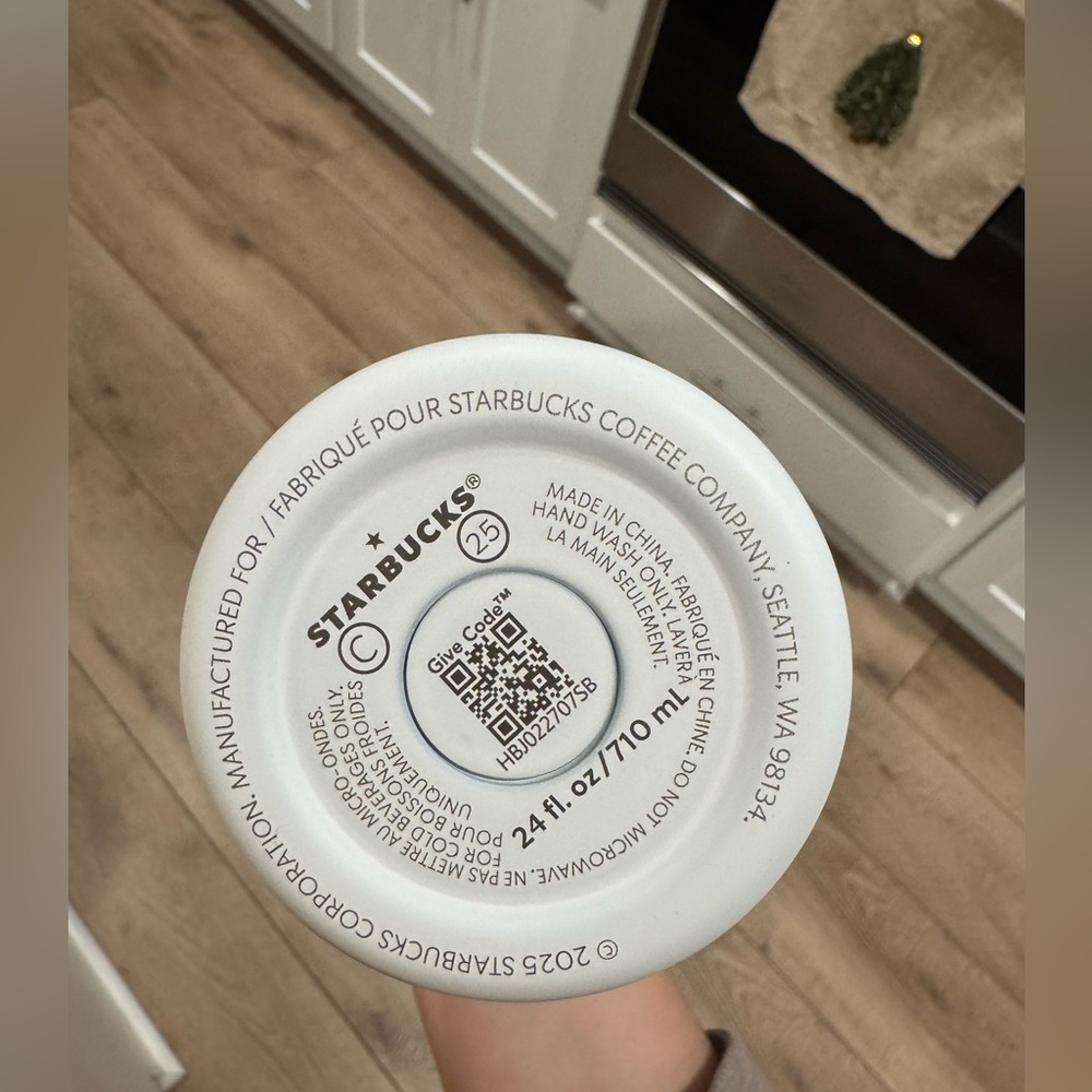 Roller Rabbit X Starbucks Cup - Picture 3 of 3